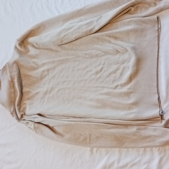 Sweater - Picture 6 of 8